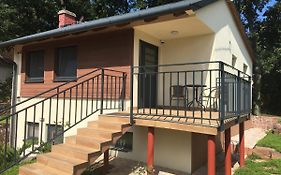 Balaton Wellness Tom Cat Nyaralo 1 Wellness Es 1 Gyermekbarat Apartmannal